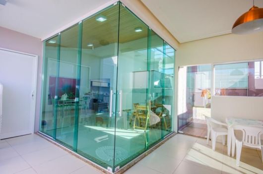 Porta de vidro: Verde