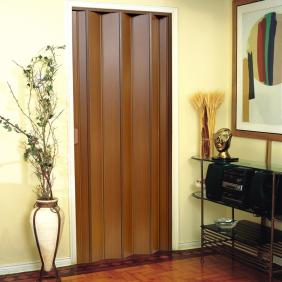 Porta para sala: Sanfonada