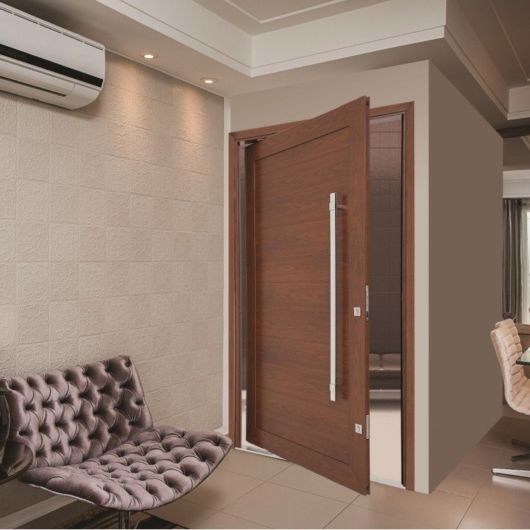 Porta para sala: Pivotante