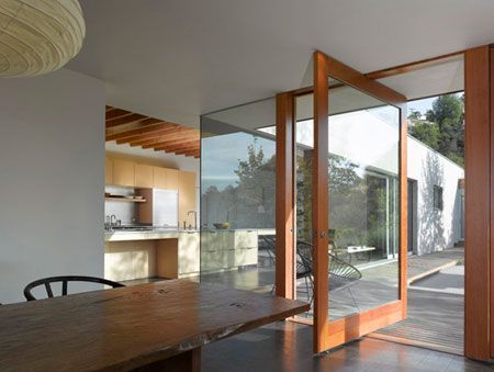 porta de vidro e madeira