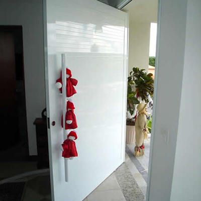 porta de entrada em alumínio