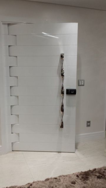 Porta dentada branca