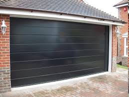 Portão de alumínio: Preto