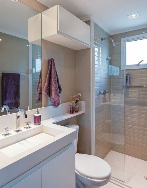 banheiro com móveis planejados