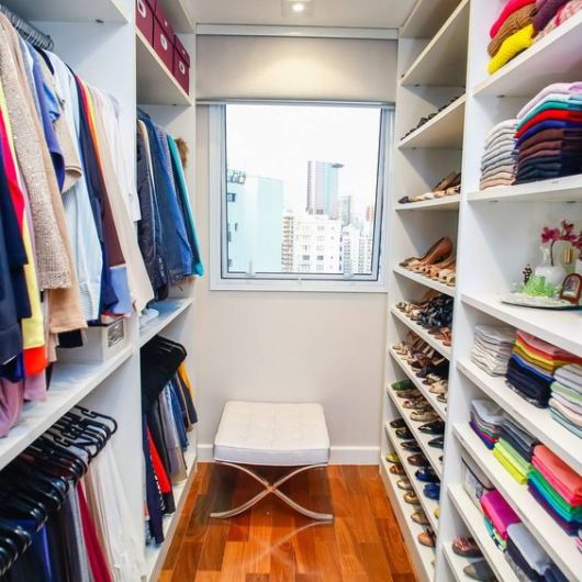closet completo aberto