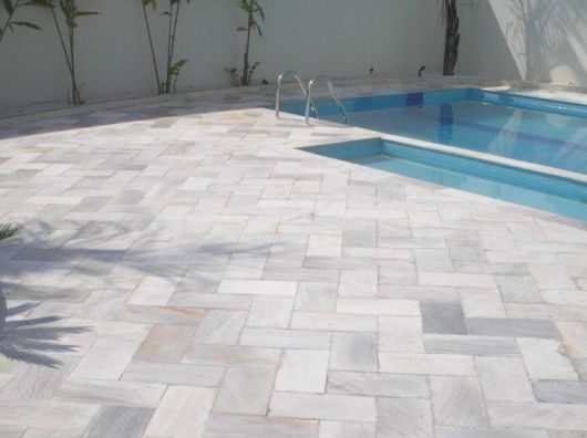 Modelos de piso para área externa de Pedra