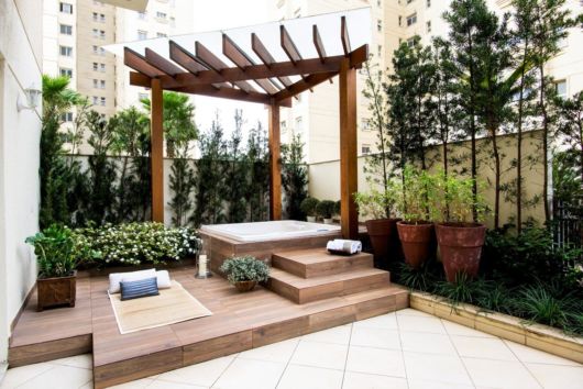 deck com hidromassagem