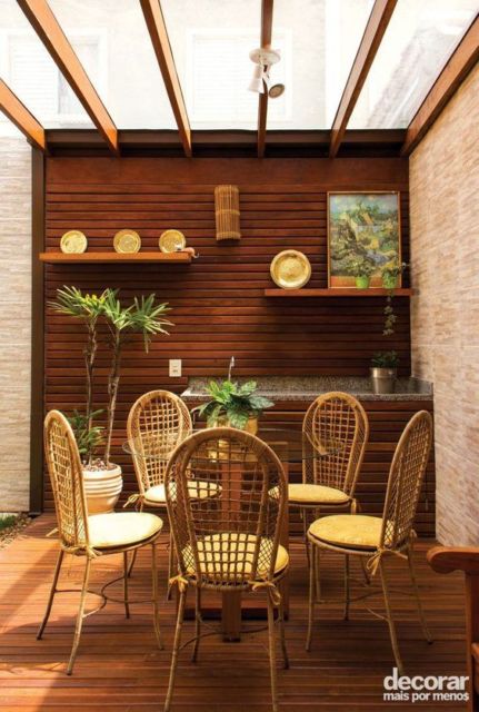 telhado de vidro com madeira