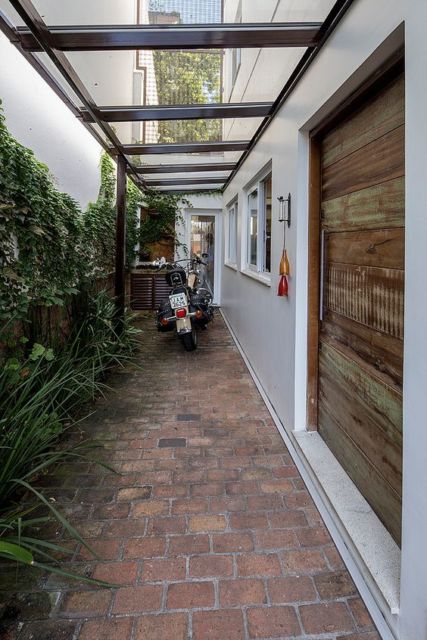 casa com corredor lateral