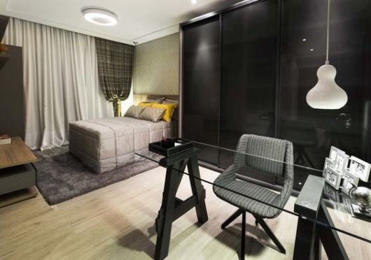 mesa cavalete com vidro