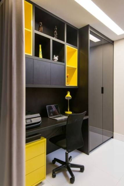 quarto preto e amarelo