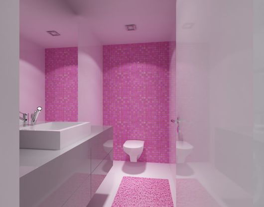 banheiro com pastilhas rosas