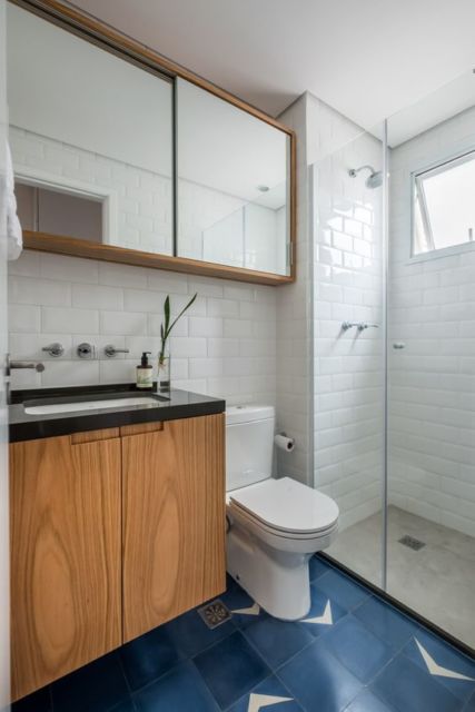 banheiro com azulejo metrô