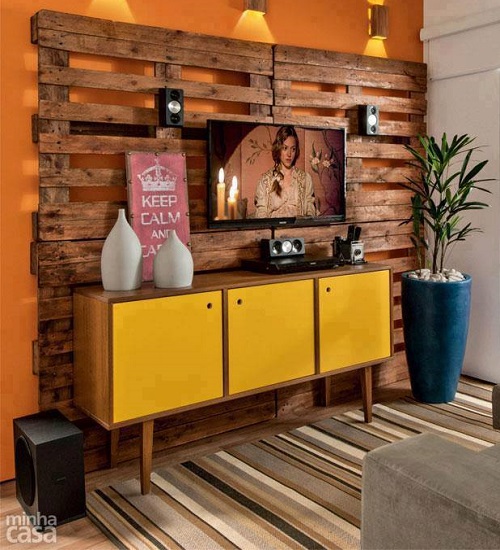 Decoração com paletes: parede da sala com palete
