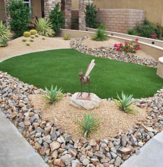 Jardins pequenos com pedras