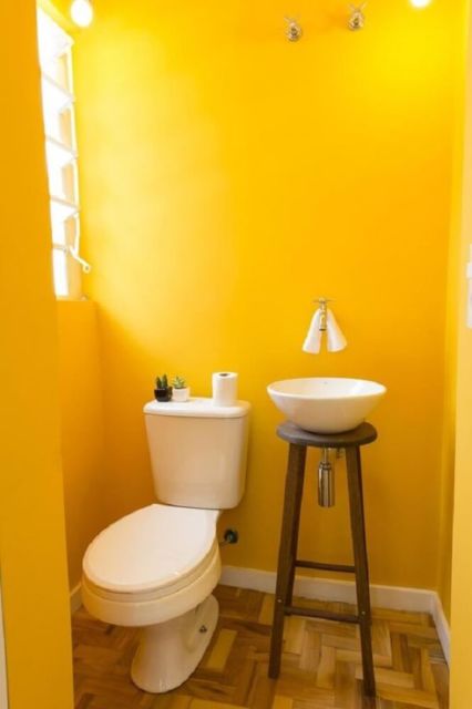 lavabo amarelo