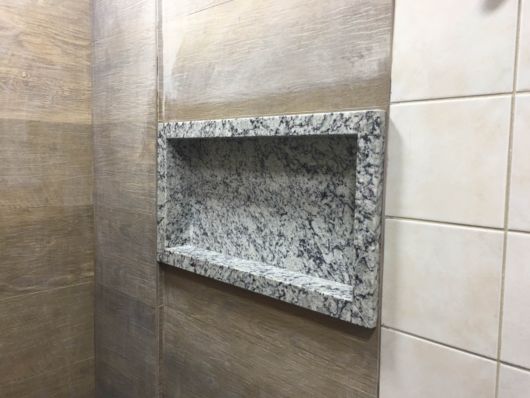 nicho para banheiro de granito