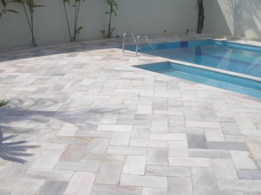 Pedras para piscinas