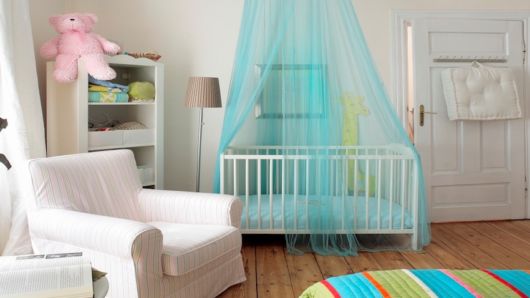 poltrona para quarto de bebê