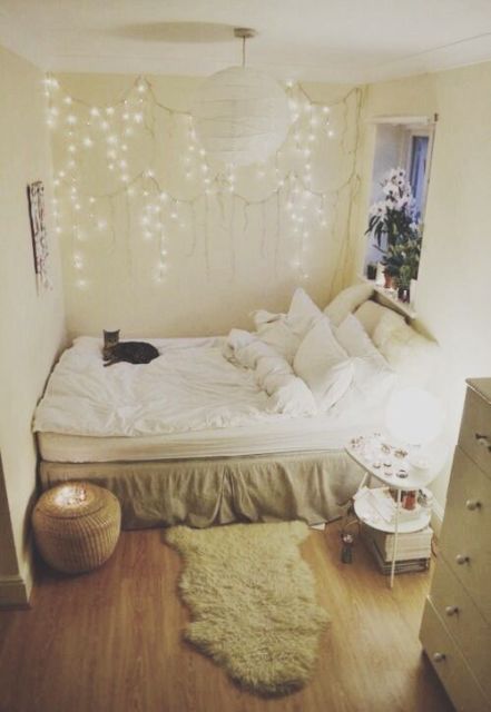 Quarto tumblr: quarto pequeno com luzes de LED