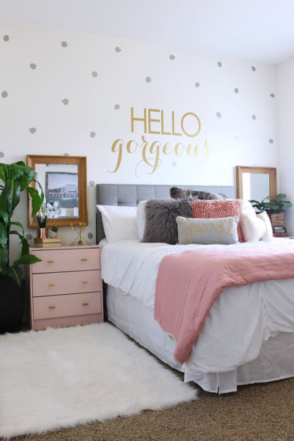 Quarto tumblr: quarto pequeno com comoda rosa