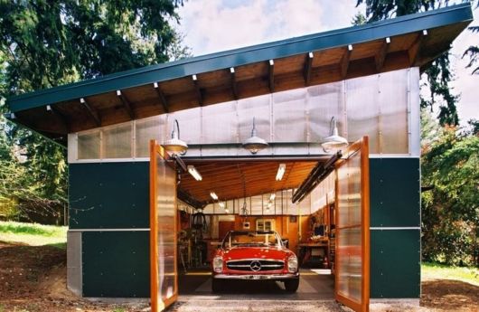 Telhado embutido em garagem