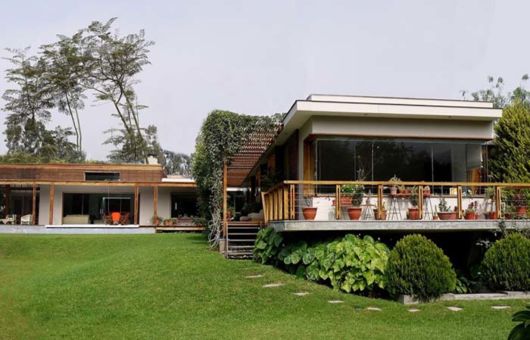 Casa de fazenda branca