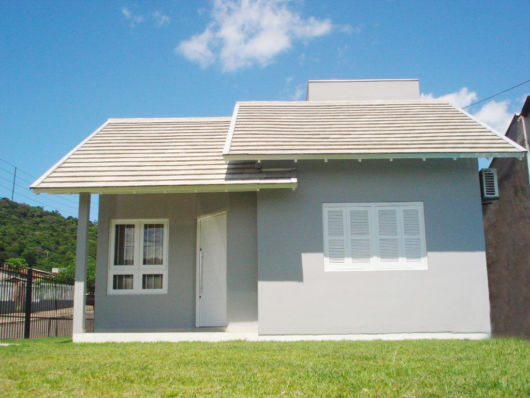 Casa simples cinza
