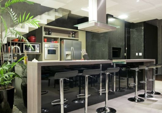 cozinha moderna com churrasqueira