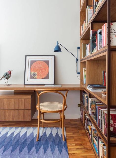 escrivaninha de madeira