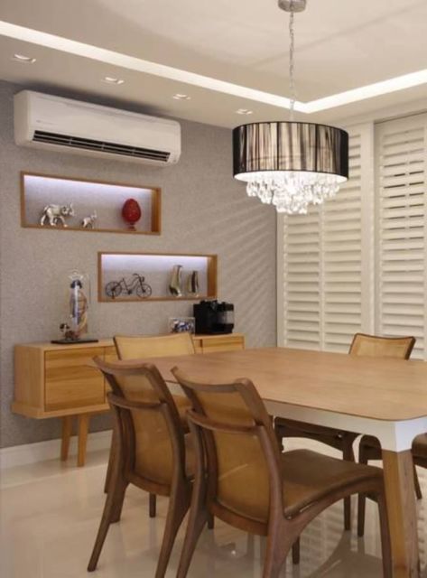 Sala de jantar decorada com nichos