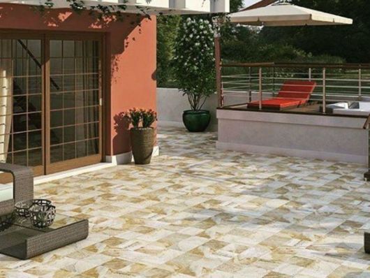 Piso cerâmico para quintais e varandas
