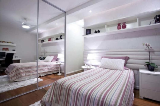 Quarto para meninas e mulheres branco