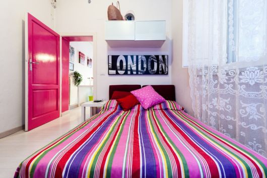 Quarto para meninas e mulheres simples