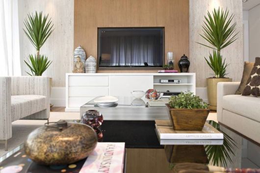 rack branco com painel para TV