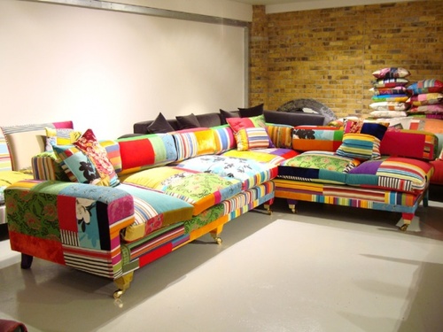 Decoração com sofá colorido – 50 Ideias belíssimas e harmoniosas!