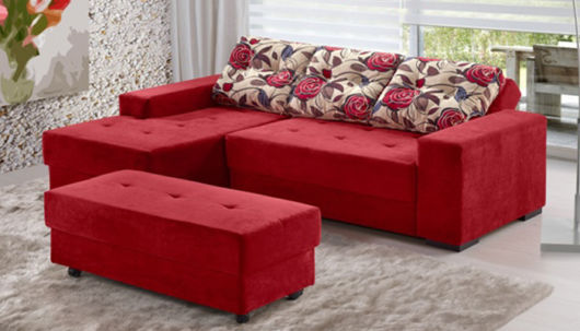 Sala decorada com sofá com 2 lugares com chaise