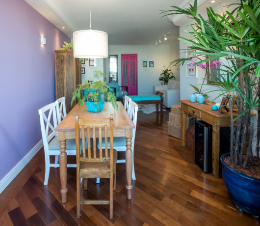 sala de jantar simples e rústica