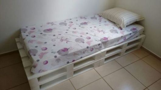 cama de solteiro simples