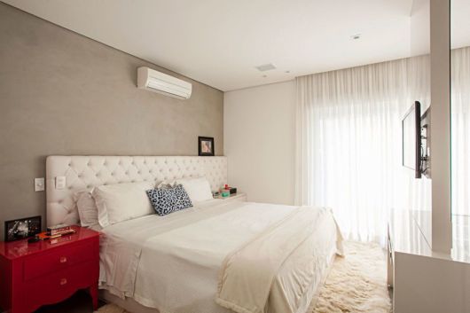 quarto moderno com móvel vermelho