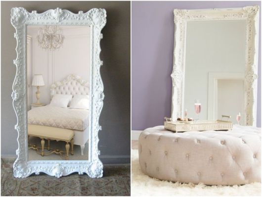 espelho com moldura clássica