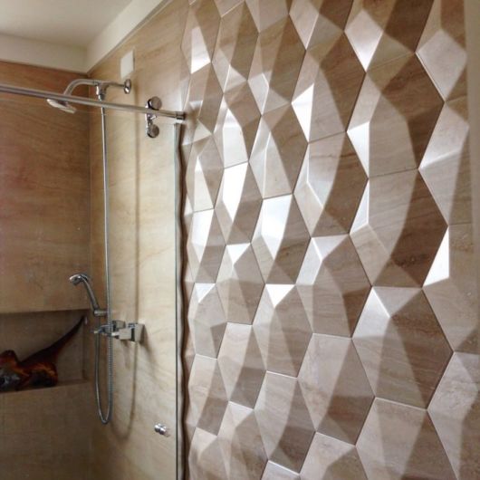 Revestimento 3D em porcelanato marrom