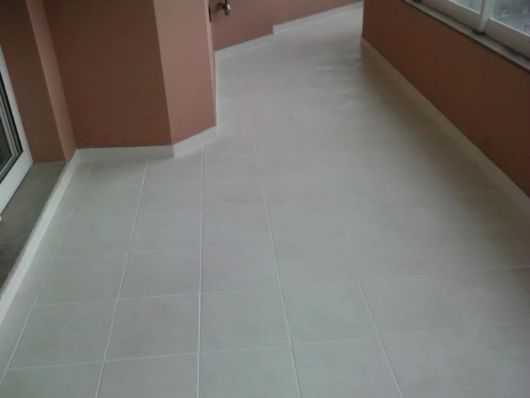 rodapé de piso