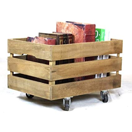 Caixote de madeira com rodinhas porta livros