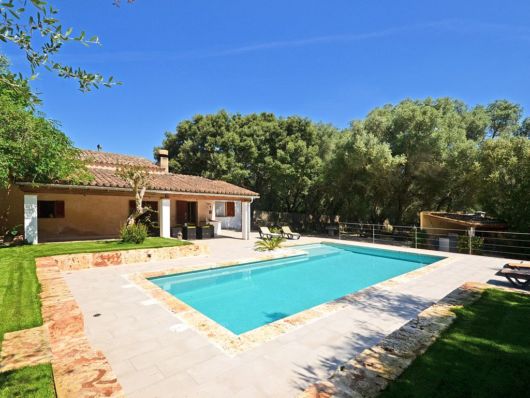 Casas de campo: casa com piscina em L