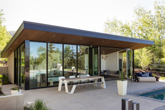 Edícula com piscina