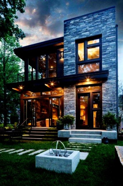 casa com varanda e sacada.