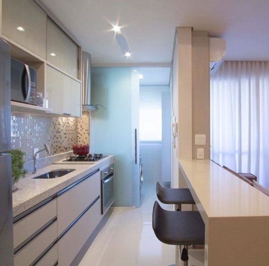 Cozinha moderna e pequena