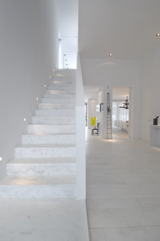 Escada de mármore – 40 opções incríveis e como usar na décor!
