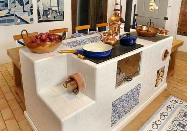 fogão a lenha moderno e funcional